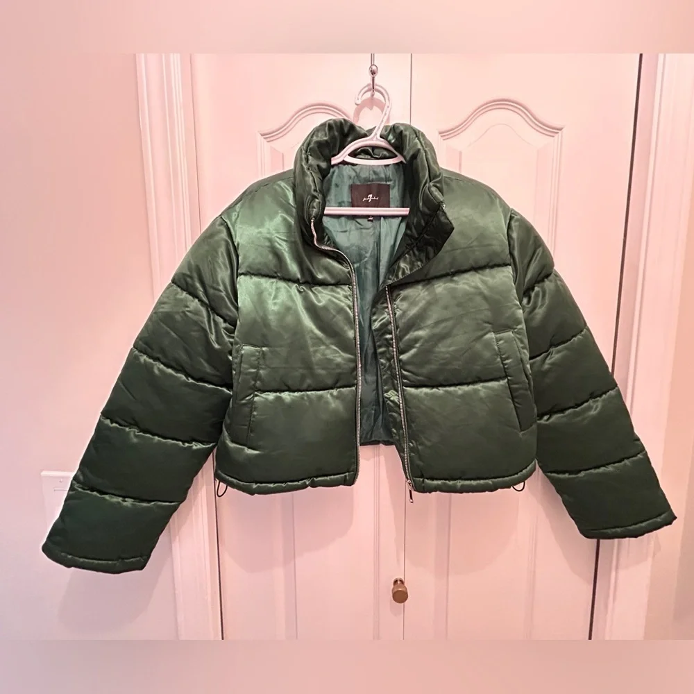 7 For All Mankind Crop Puffer Coat Women’s Size Medium - Picture 8 of 12